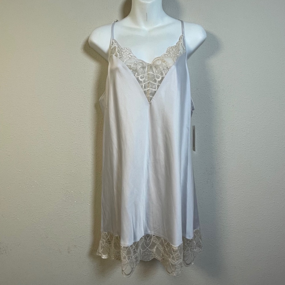 Flora Nikrooz Nightgown Women Large Lavender Lace Trim Satin Chemise Sleepwear